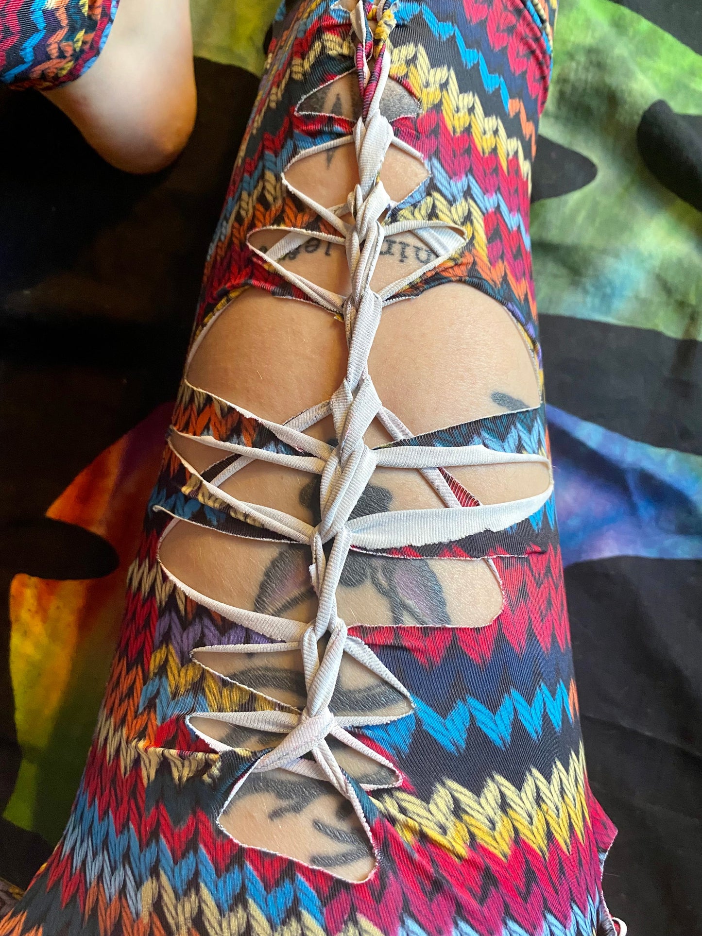 S/M Sleek Knit Pattern Slit Weave Leggings